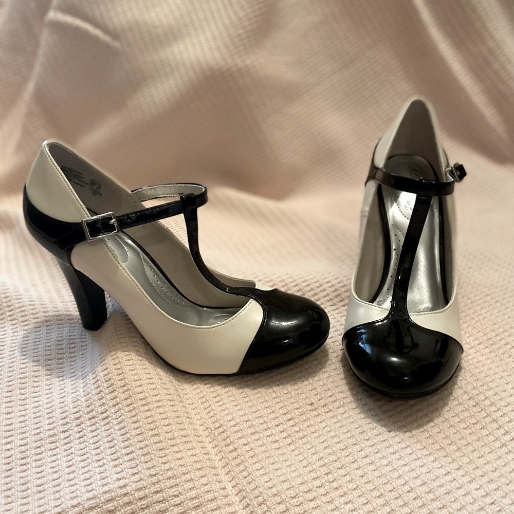 Retro T-Strap Pin-up Style Dex Flex Comfort Heels